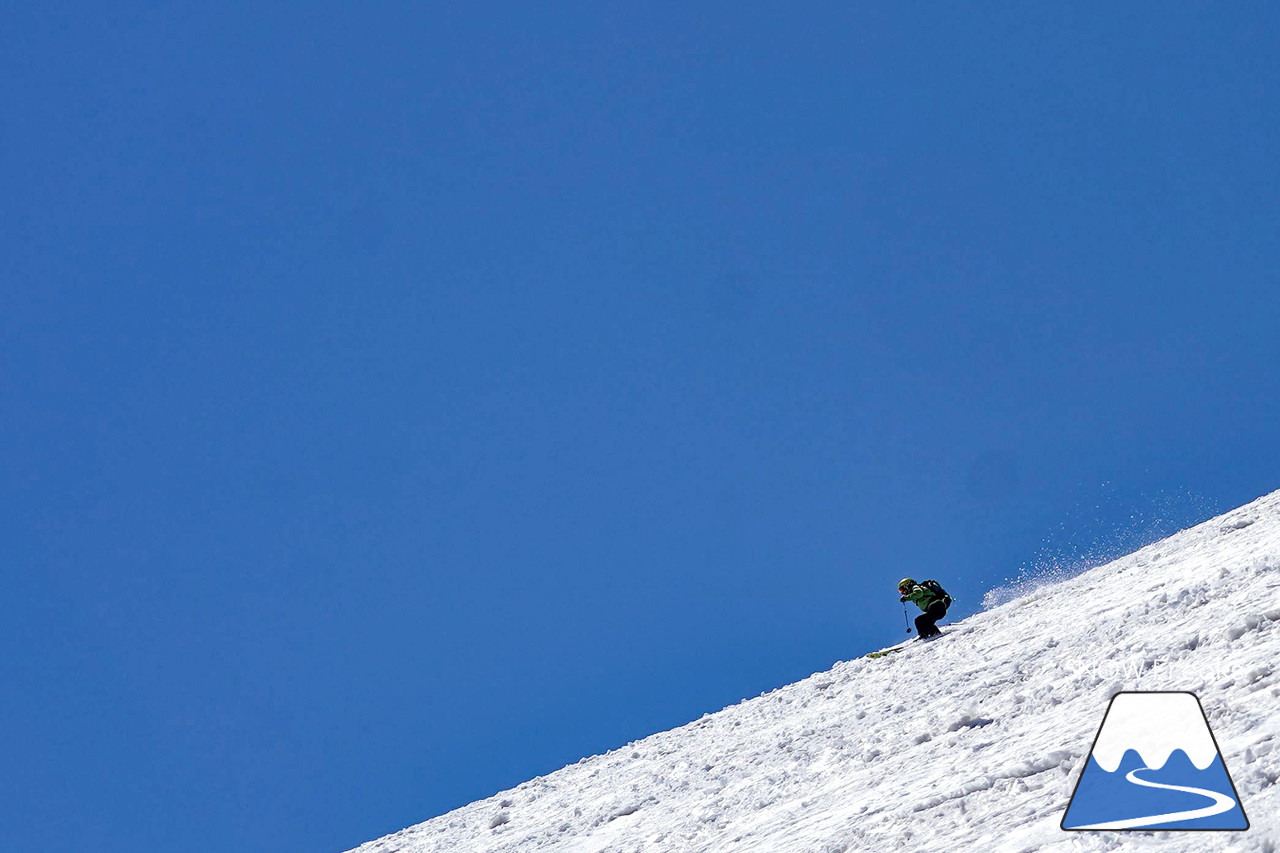 ニセコグラン・ヒラフ DYNASTAR SKI TEST RIDE DAYS Photo Session!!最高の天気に恵まれたニセコに、最高の仲間たちが集まりました☆